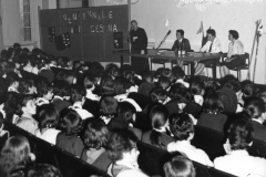 AGI-Cesena_01068-Albero_1967_ventennale-AGI_da-sx-d.Lino-Mancini-Renata-Selva-Giorgia-Bazzocchi-Piera-Benini_Palazzo-Ghini-a-Cesena