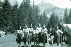 AGI-Mirandola_00141-Albero_1953_giornata-genitori-al-campo-di-Novalevante