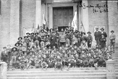 ASCI-Bologna_01273-Albero_1922_visita-Capo-Scout-ASCI-Conte-Mario-di-Carpegna-S.Giovanni-in-Monte_16giugno