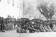 ASCI-Bologna_01286-Albero_1922_campo-scout-premilitare-Vergato-Val-Labante_partenza-per-marcia_da15a30agosto