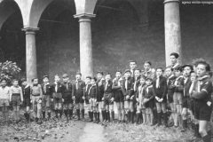 ASCI-Bologna_01738-Albero_1950-metà-decennio_BO16-branco-nel-chiostro-a-S.Giuseppe