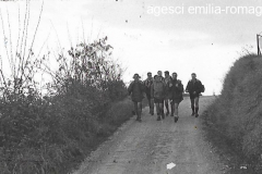 ASCI-Bologna_00232-Albero_1961_Garisenda-Sud_uscita-noviziato_settembre