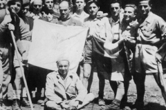 ASCI-Cesena_01087_Albero_1945_primo-campo-scout-dopo-la-ripresa-tutti-gruppi-a-Camaldoli_giugno