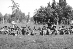 ASCI-Cesena_01102_Albero_1956_reparto-CES3-uscita-a-Savignano_Edo-Biasoli-p.Pio-Ridenti-Giuliano-Censi