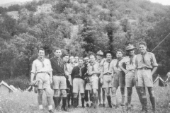 ASCI-Cesena_01117_Albero_1964_Clan-Cittadino-CES1-campo-naz-rover-Val-Fondillo_Ghezzi-Molari-Fiori-e-Samuele-Andreucci-al-centro