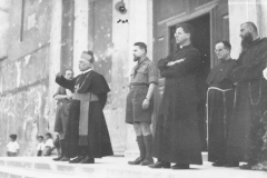 ASCI-Forli_01650-Albero_1949_S.Giorgio-rep.-Modigliana_da-sx-Giulio-Argnani-vescovo-Modigliana-Lorenzo-Franzoni