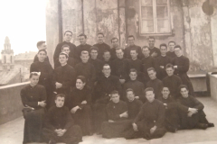 DESIDERJ-p.Vanni_00628-Albero_anni40-50_in-seminario-primo-da-dx-in-terza-fila