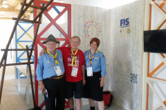 MENOZZI-Luigi_00728-Albero_2015_con-Elsabetta-a-EXPO-Milano